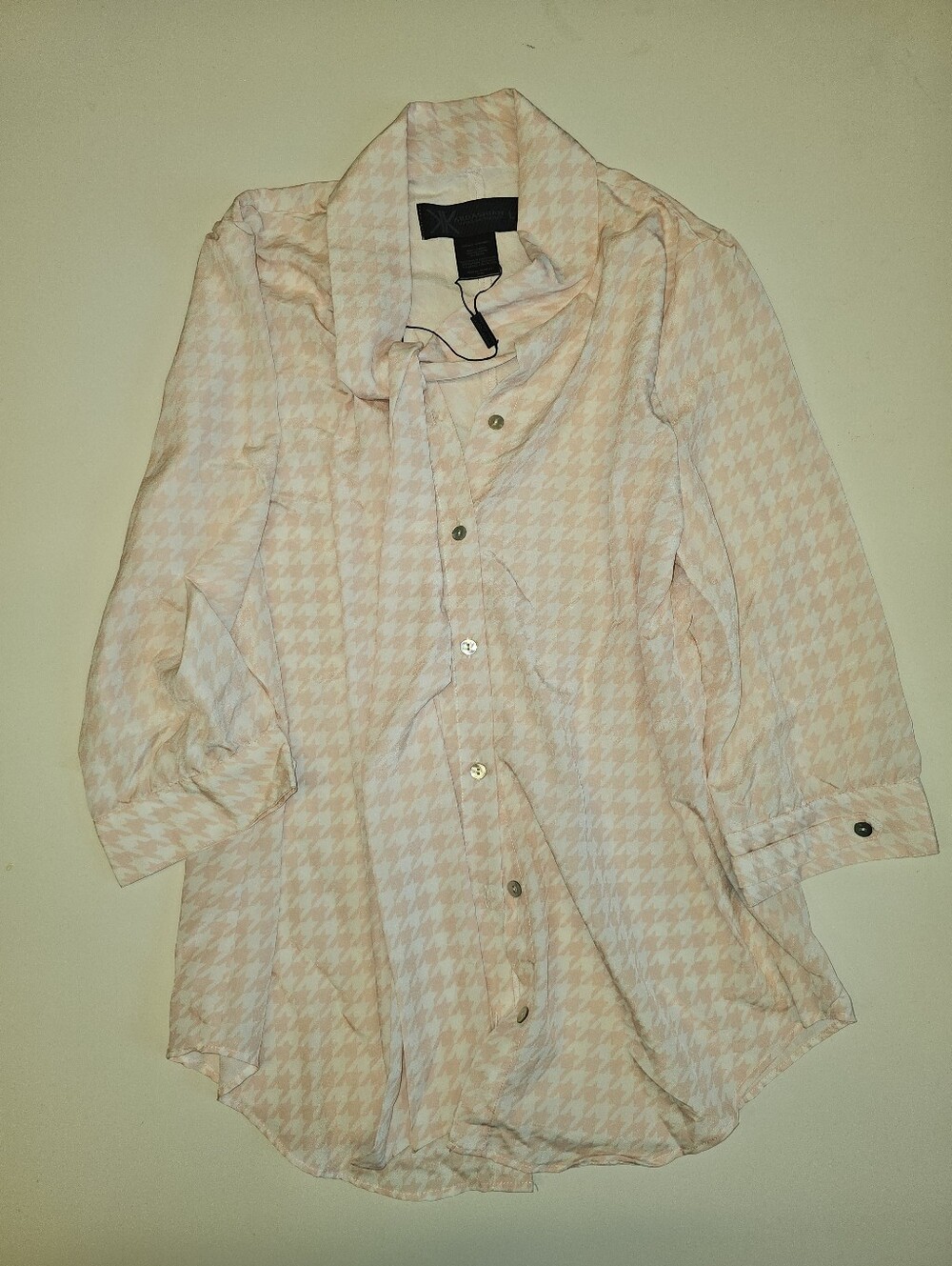 NWT | L | Kardashian Kollection | Blush Pink Ivory Houndstooth Tie Neck Blouse
